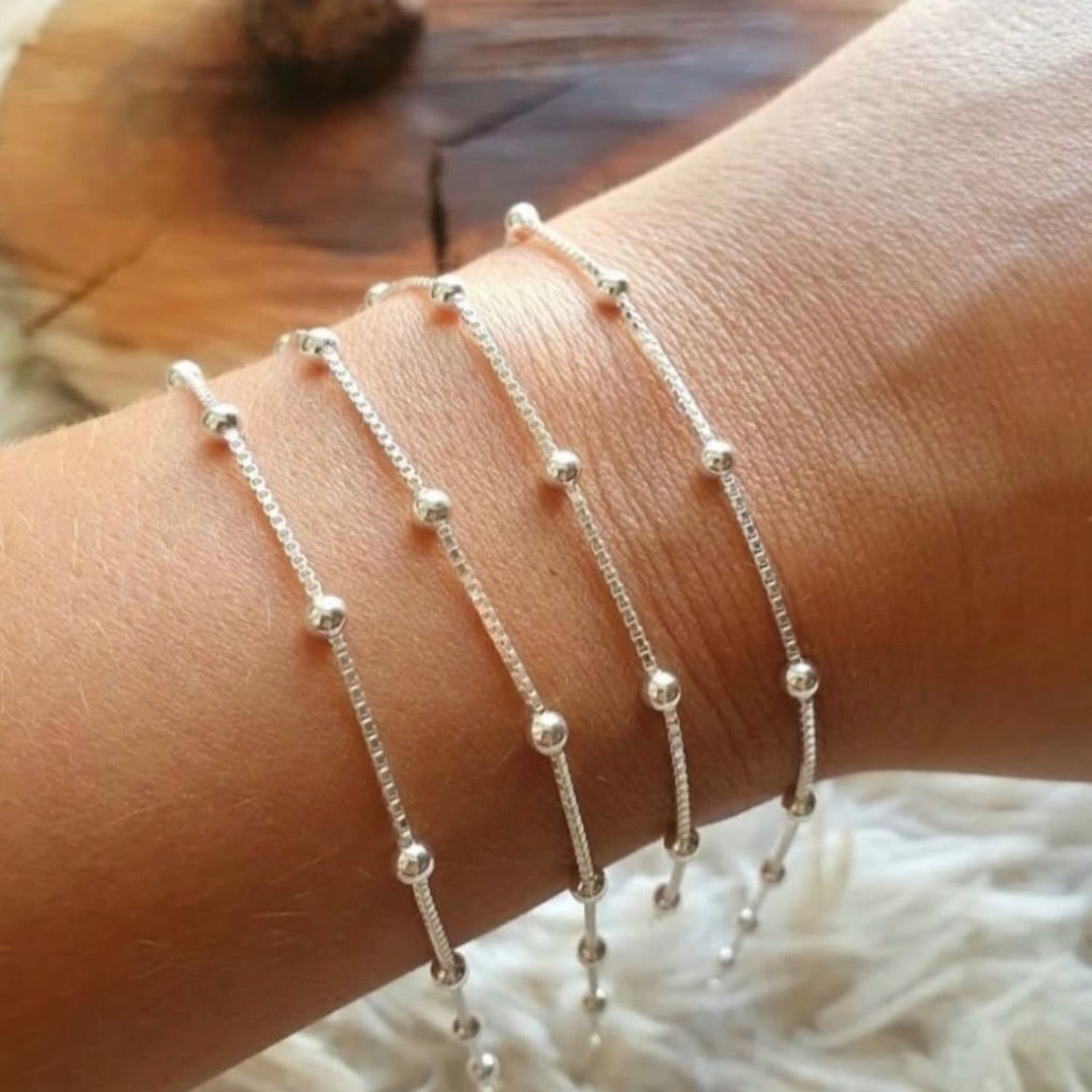 Pulseira v15 com bolinha